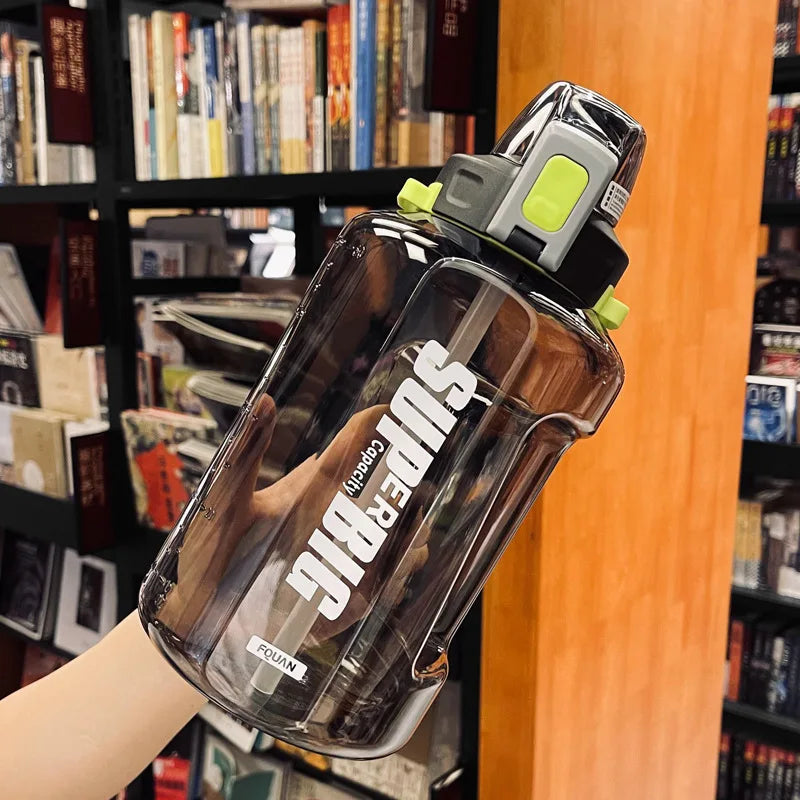 Mouvella Active — Bouteille d'eau de 1,5 L avec paille et marqueur de temps