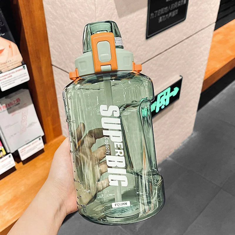 Mouvella Active — Bouteille d'eau de 1,5 L avec paille et marqueur de temps
